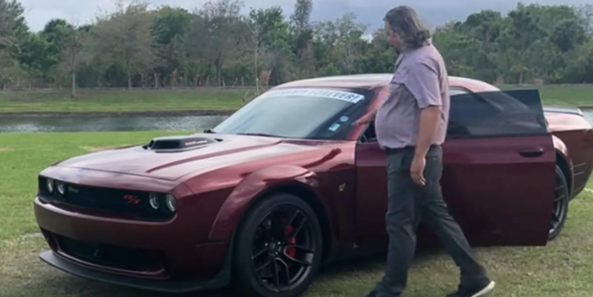 Luciano Carvarotti: La historia del barítono en paro que se hizo viral cantando para vender coches