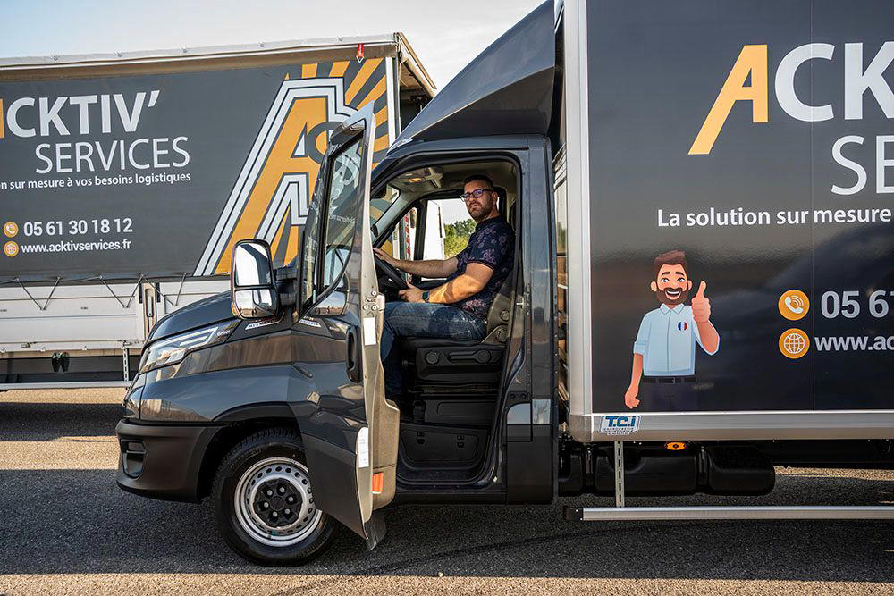 Este repartidor recorre más de 1.000 km cada día con esta furgoneta eléctrica