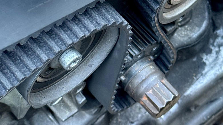 What's the difference between an idler pulley and a tensioner pulley?