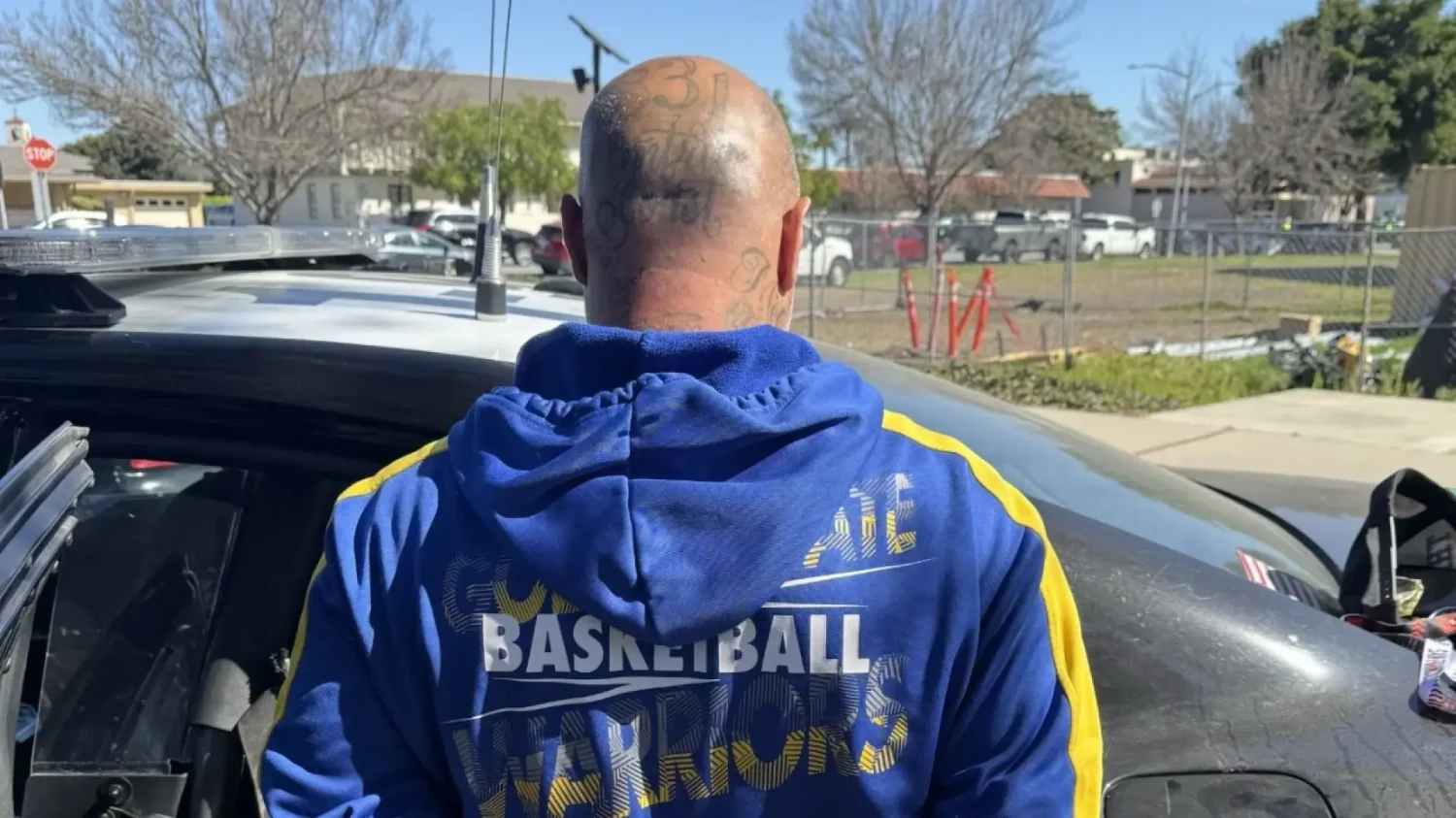 Acude al tribunal con un coche robado para ser juzgado por robo de vehículo