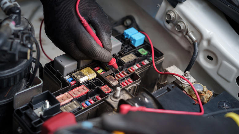 This is the essential tool every hybrid and EV auto mechanic needs