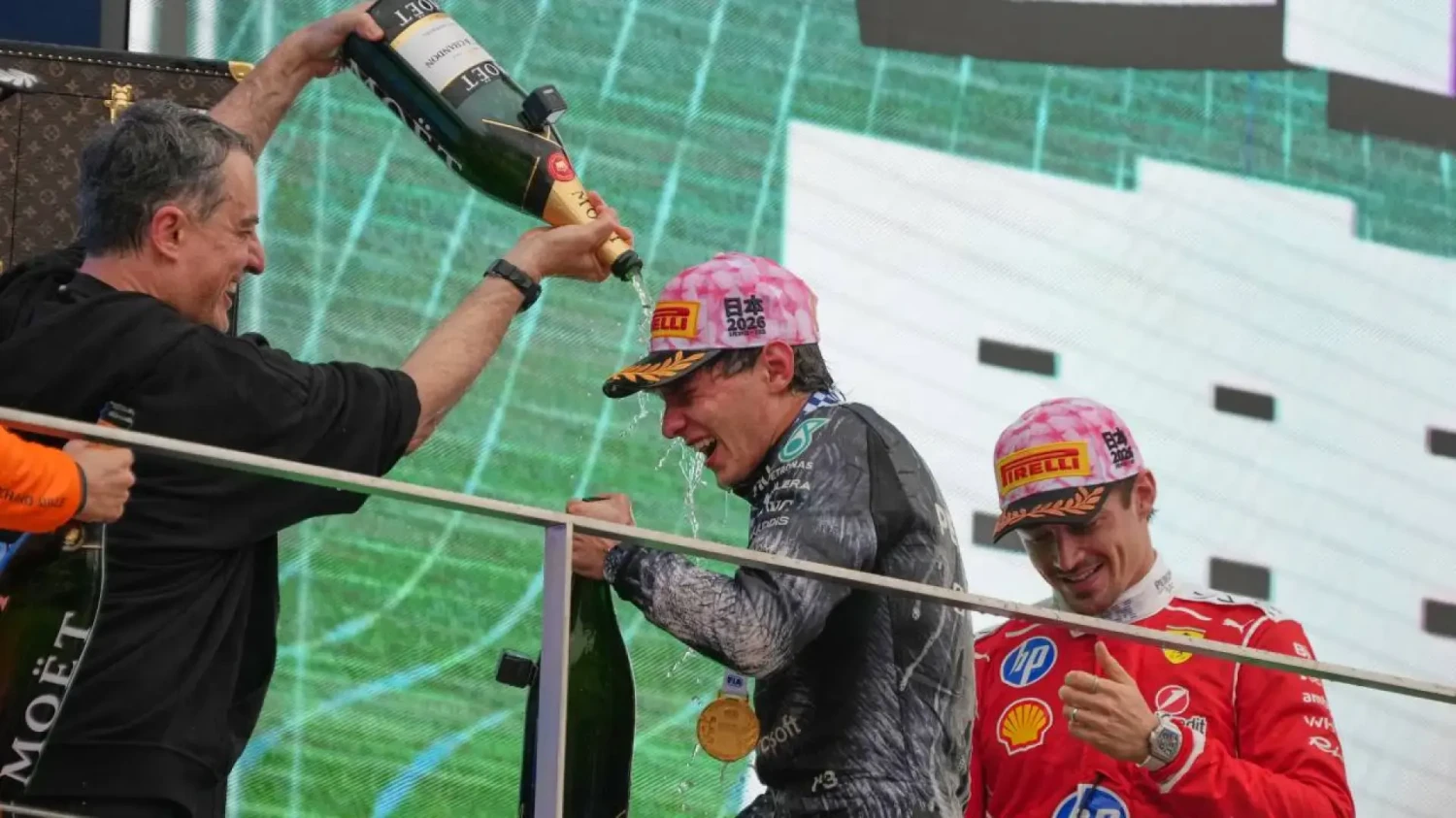 La razón por la que Kimi Antonelli no pudo tener champán en el podio a pesar de tener 19 años