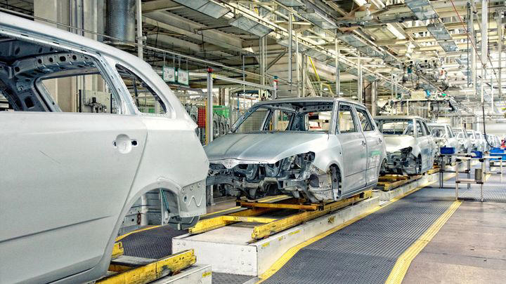 Los misiles de Irán sobre las fábricas de aluminio amenazan con encarecer tu próximo coche