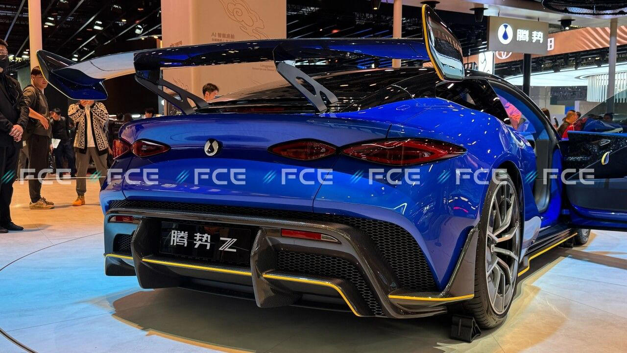 El Denza Z, el súper eléctrico con el que BYD quiere batir al Porsche 911 GT3 RS, vendrá en tres variantes distintas