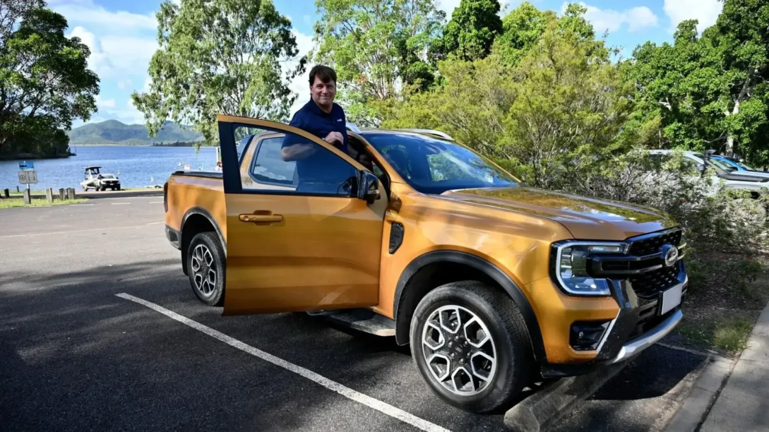 Ford, Jim Farley, CEO de Ford, baja al barro: recorre 480 km en su pick-up, acampa con propietarios y toma una decisión multimillonaria