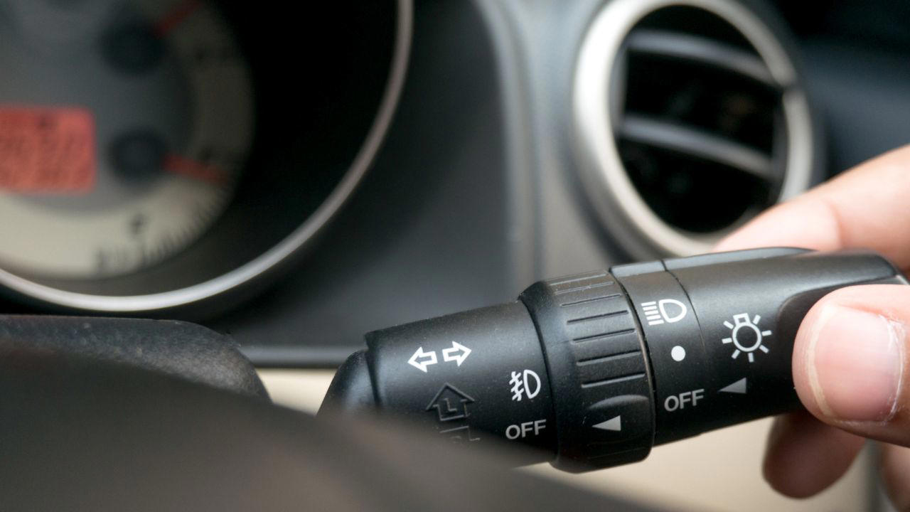 Driver says his automatic headlights keep turning off during rain leaving him uneasy