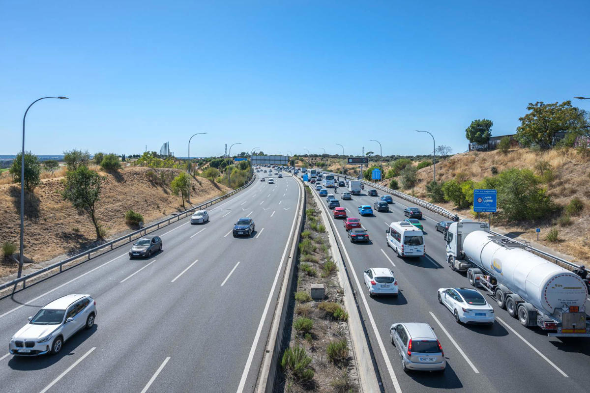 La DGT prevé seis millones de viajes en el puente de mayo y recuerda el uso obligatorio de la V-16