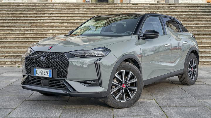 4.300 € menos y 400 km de autonomía, este SUV le pelea al MINI Aceman en precios y le gana por acabados y diseño