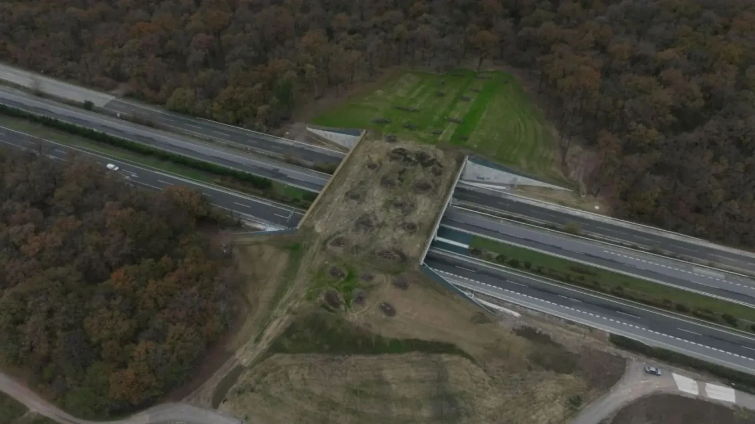 Ni en coche ni a pie. La Comunidad de Madrid construirá un puente que no se puede cruzar