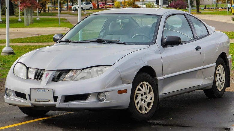 Pontiac, Why was the Pontiac Sunfire discontinued (and how long did it last?)