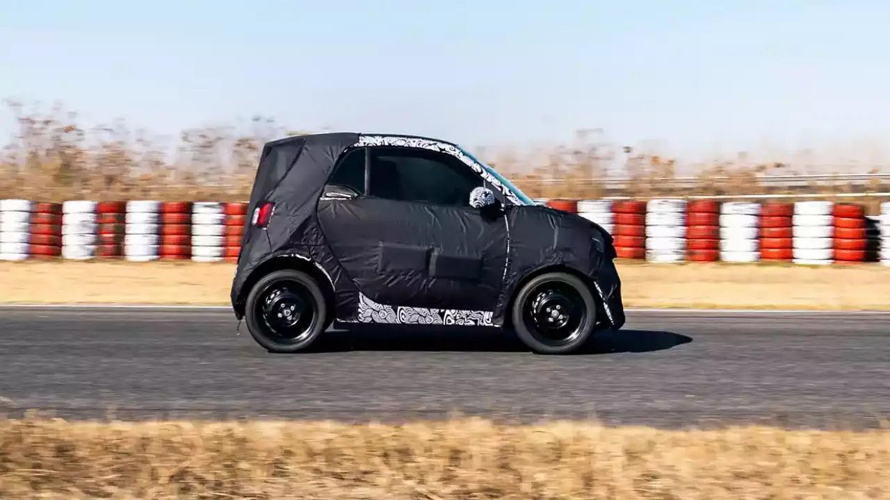 El Smart #2 aparece camuflado en China y ya se adivinan detalles del futuro sucesor del Fortwo, previsto para finales de 2026