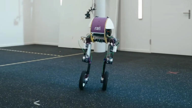 New bipedal wheeled robot perfect for inducing nightmares