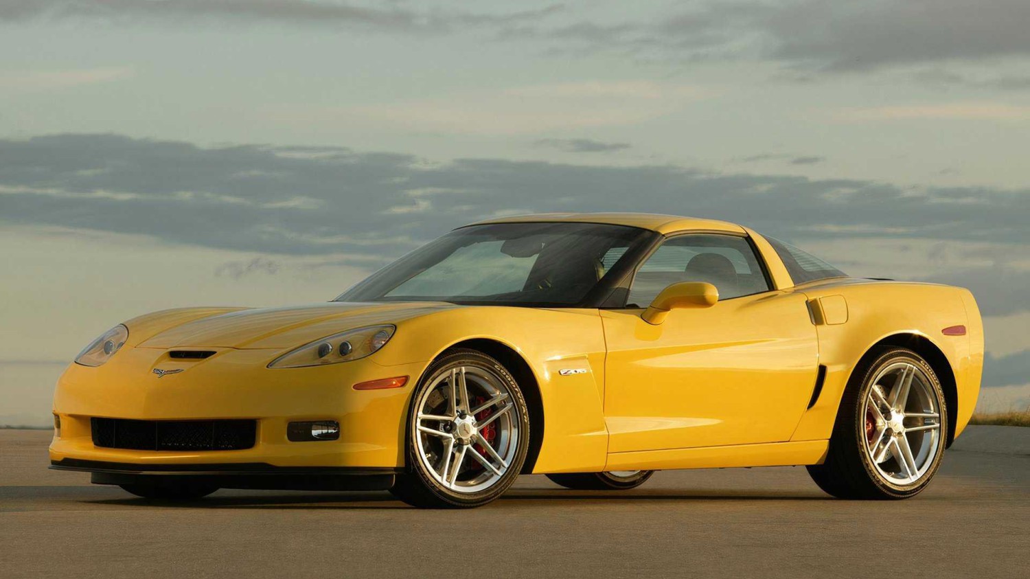 A C8 Corvette fell off a dealership lift, and it won't be the last