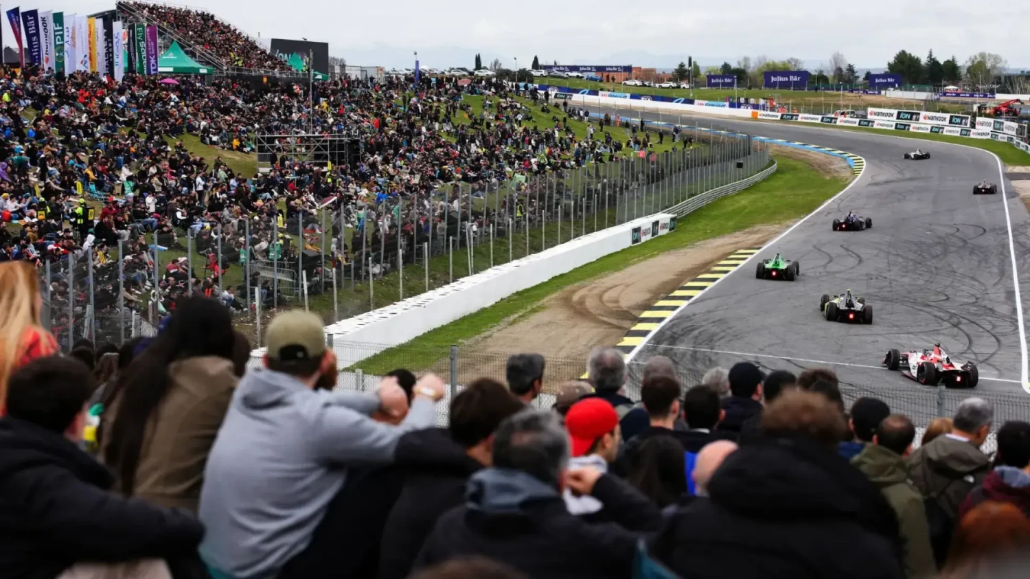 El día en el que el Jarama volvió a ser el epicentro del automovilismo mundial gracias a la Fórmula E y Pepe Martí
