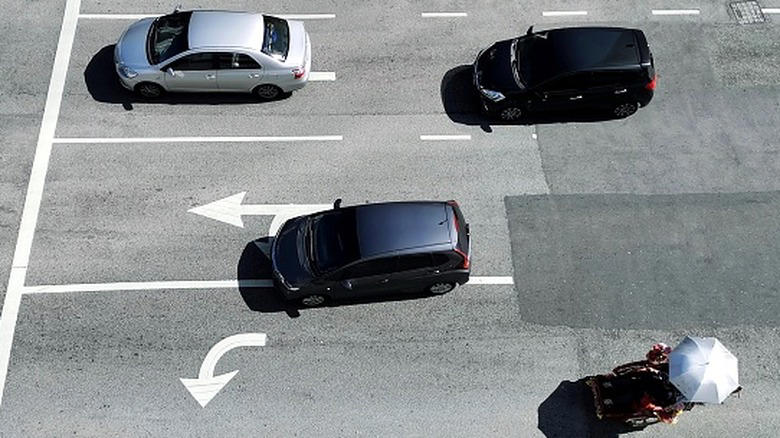 Why you should still use your blinker even in dedicated turn lanes