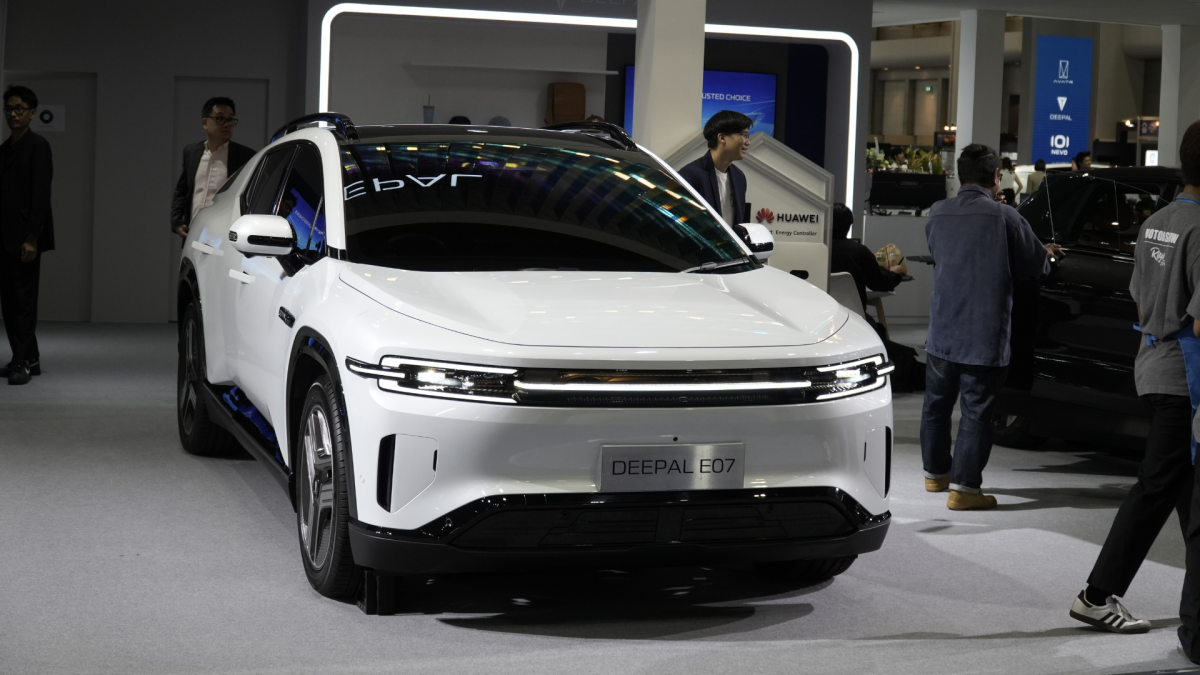 This electric SUV turns into a pickup truck at the press of a button