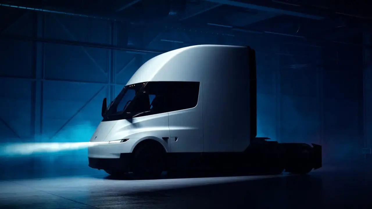 La batería del Tesla Semi promete durar 1.6 millones de kilómetros