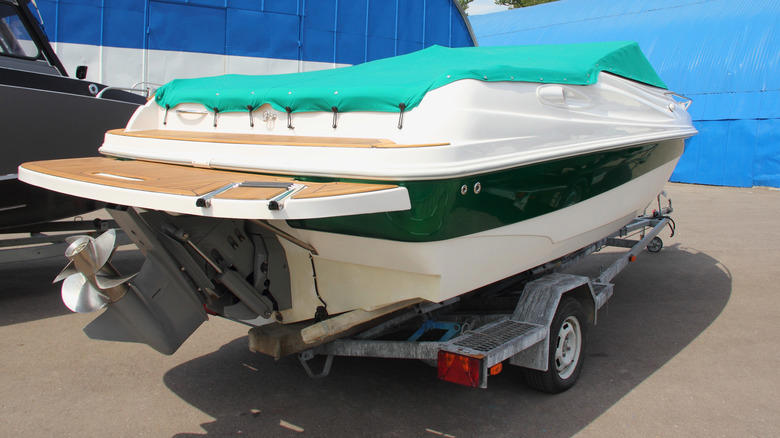 What are the biggest differences between jet drive and sterndrive boat engines?