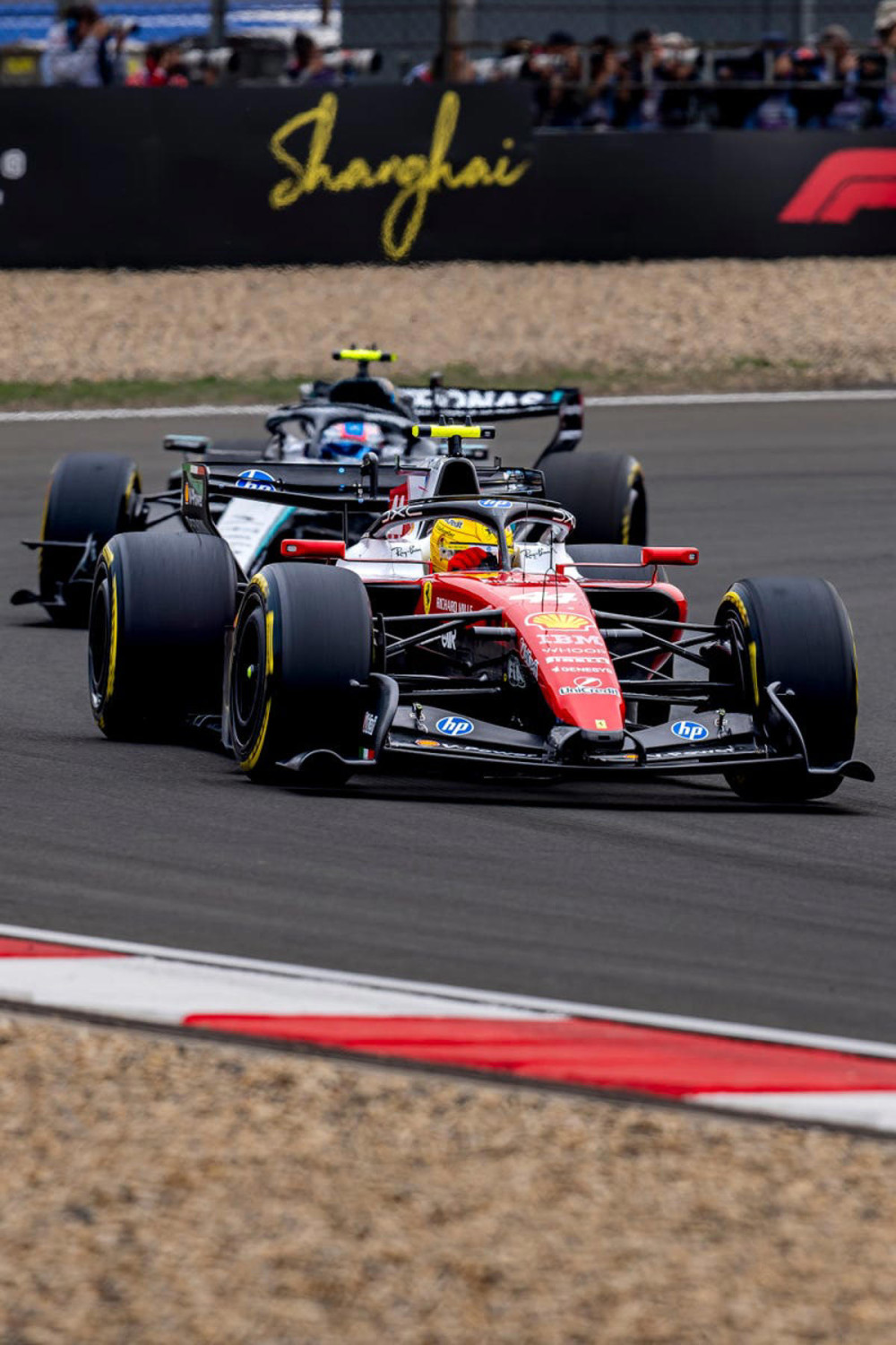 Ferrari, Lewis Hamilton, piloto de Ferrari, quiere a China en la F1: “Sus marcas de coches son las mejores”