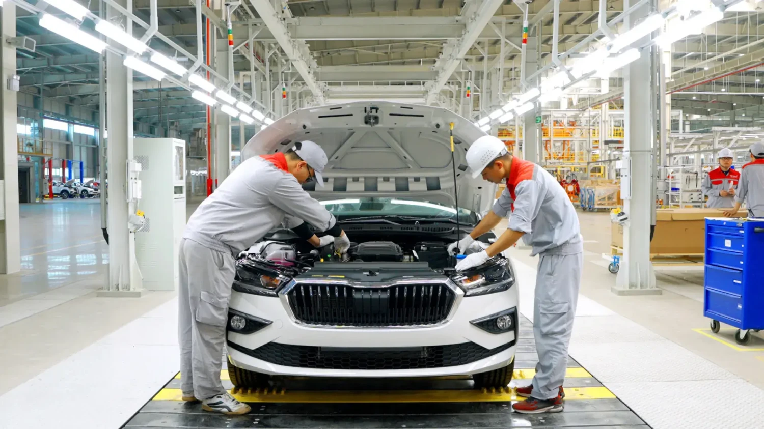Skoda anuncia que se retira de China en 2026 tras haber caído un 96% en siete años debido al auge de los coches locales