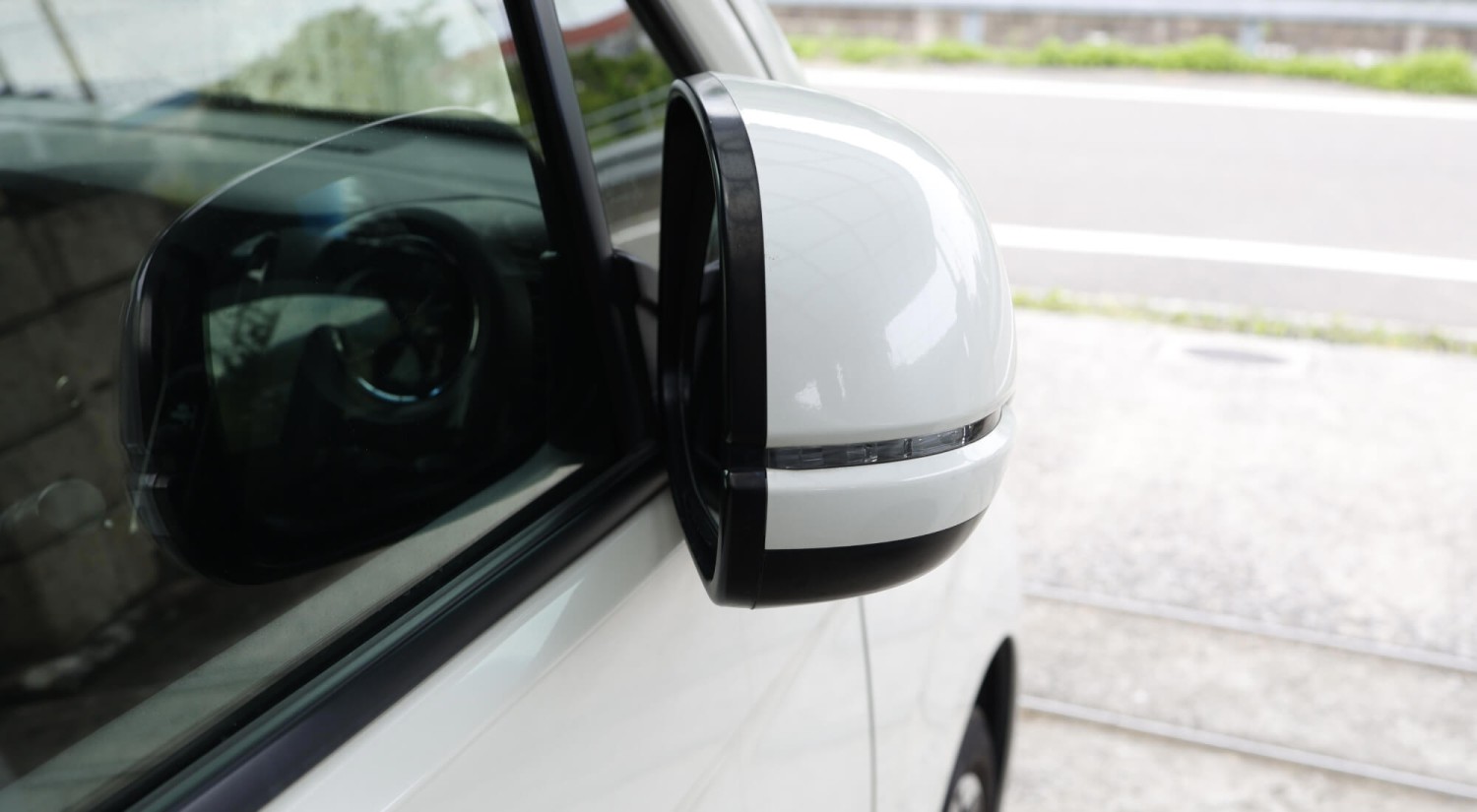 ¿Sabes que cerrar los retrovisores puede ser un problema? Este es el motivo