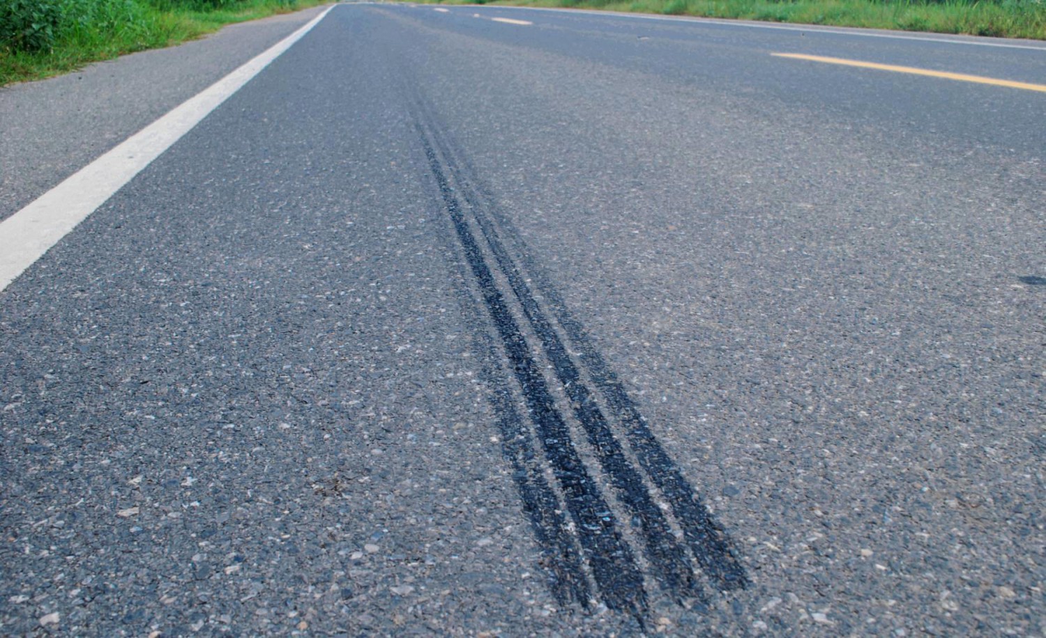 Frenó demasiado fuerte una vez con su coche y al día siguiente su seguro le dio una sorpresa desagradable