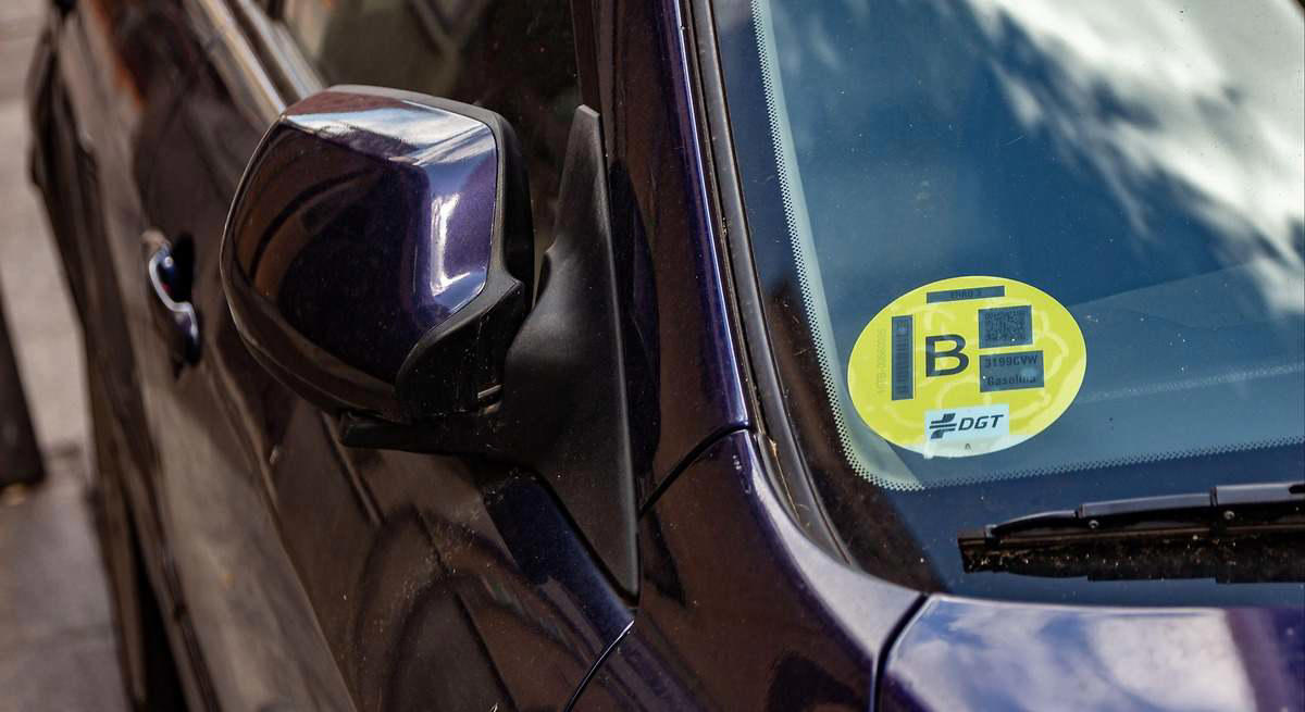 Entran en vigor las nuevas restricciones para los coches con etiqueta B y los diésel de más de 10 años