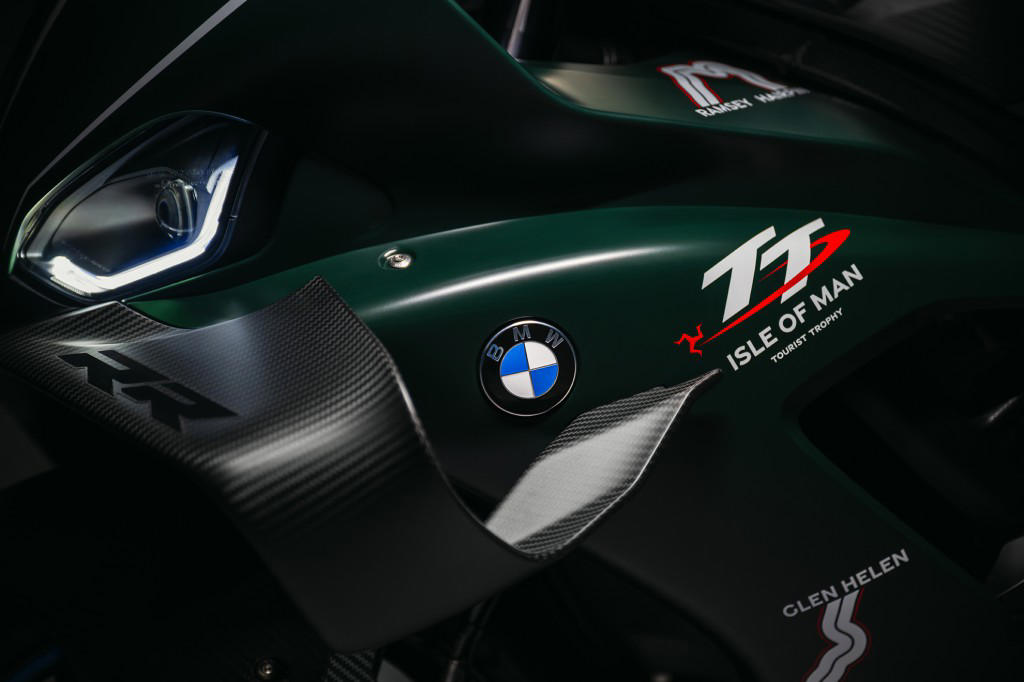 BMW presenta la exclusiva M 1000 RR Isle of Man TT: solo habrá 115 unidades en el mundo