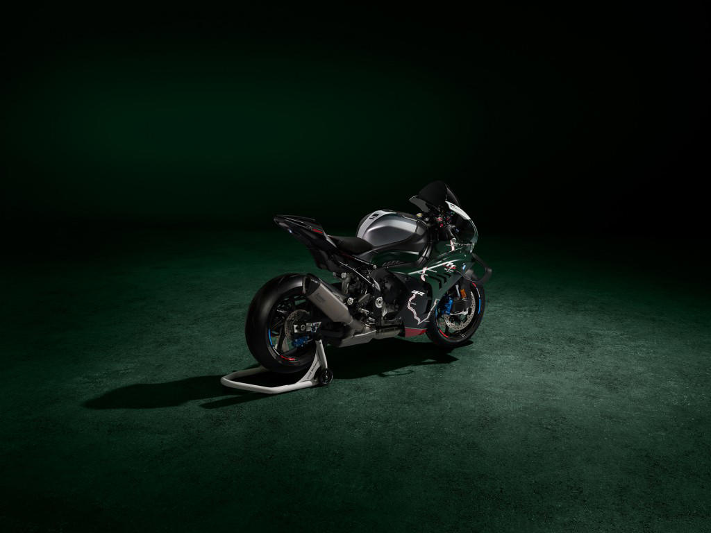 BMW presenta la exclusiva M 1000 RR Isle of Man TT: solo habrá 115 unidades en el mundo