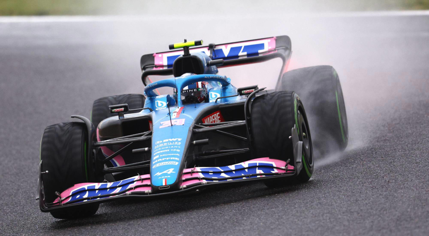 Neumáticos de F1 en un coche de calle: una combinación que sería un peligro en la carretera