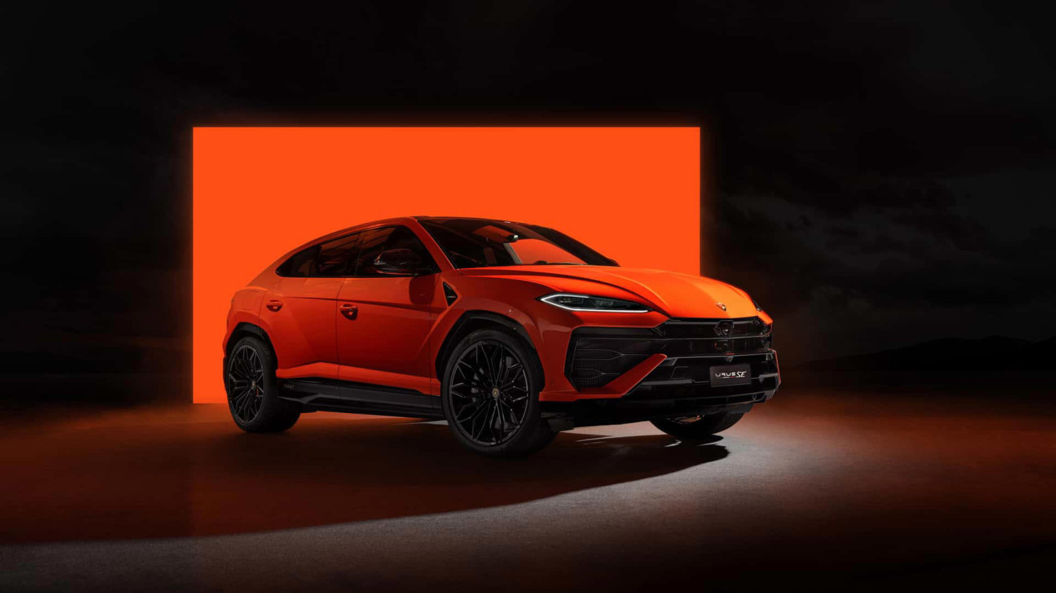 Conduce drogado y golpea su Lamborghini de 300.000 euros tras cruzar varios carriles: Sterling en el centro de la polémica