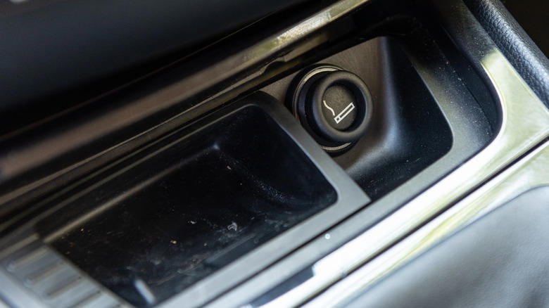 9 classic car features that are probably gone forever