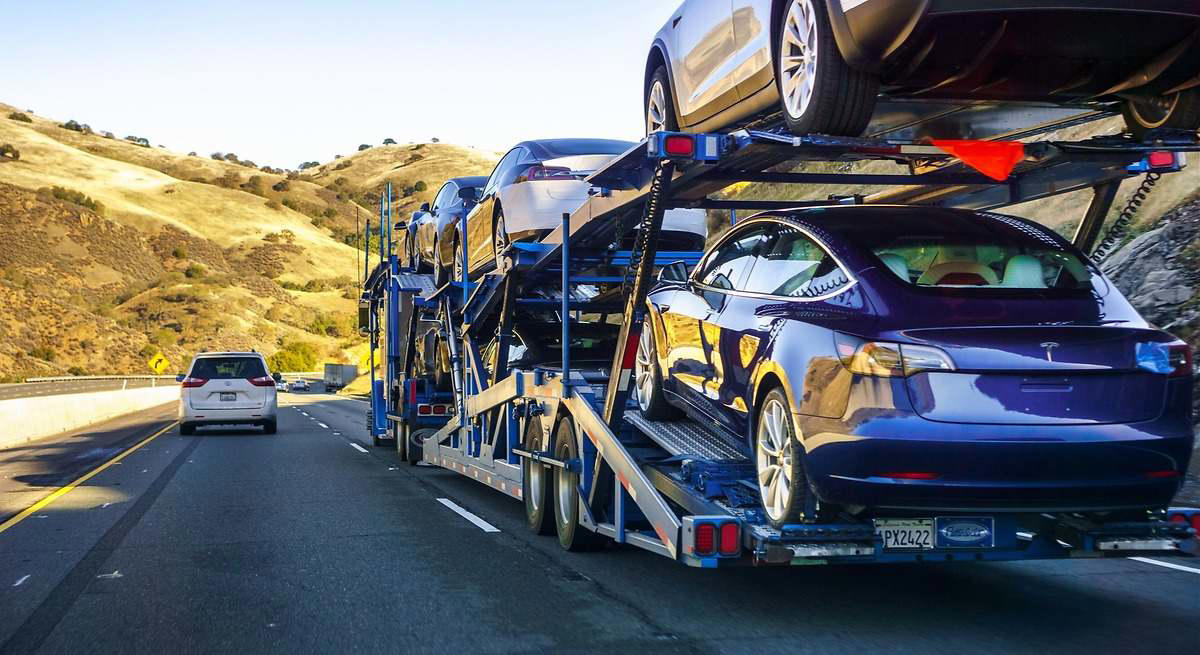 El coche eléctrico gana terreno en España: crece un 45% mientras el mercado general pierde fuelle