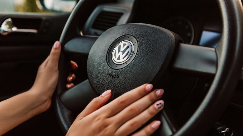 What are the bumps on a steering wheel for?