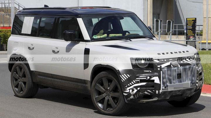 El Land Rover Defender prepara un facelift tras casi siete años y estas fotos espía lo confirman