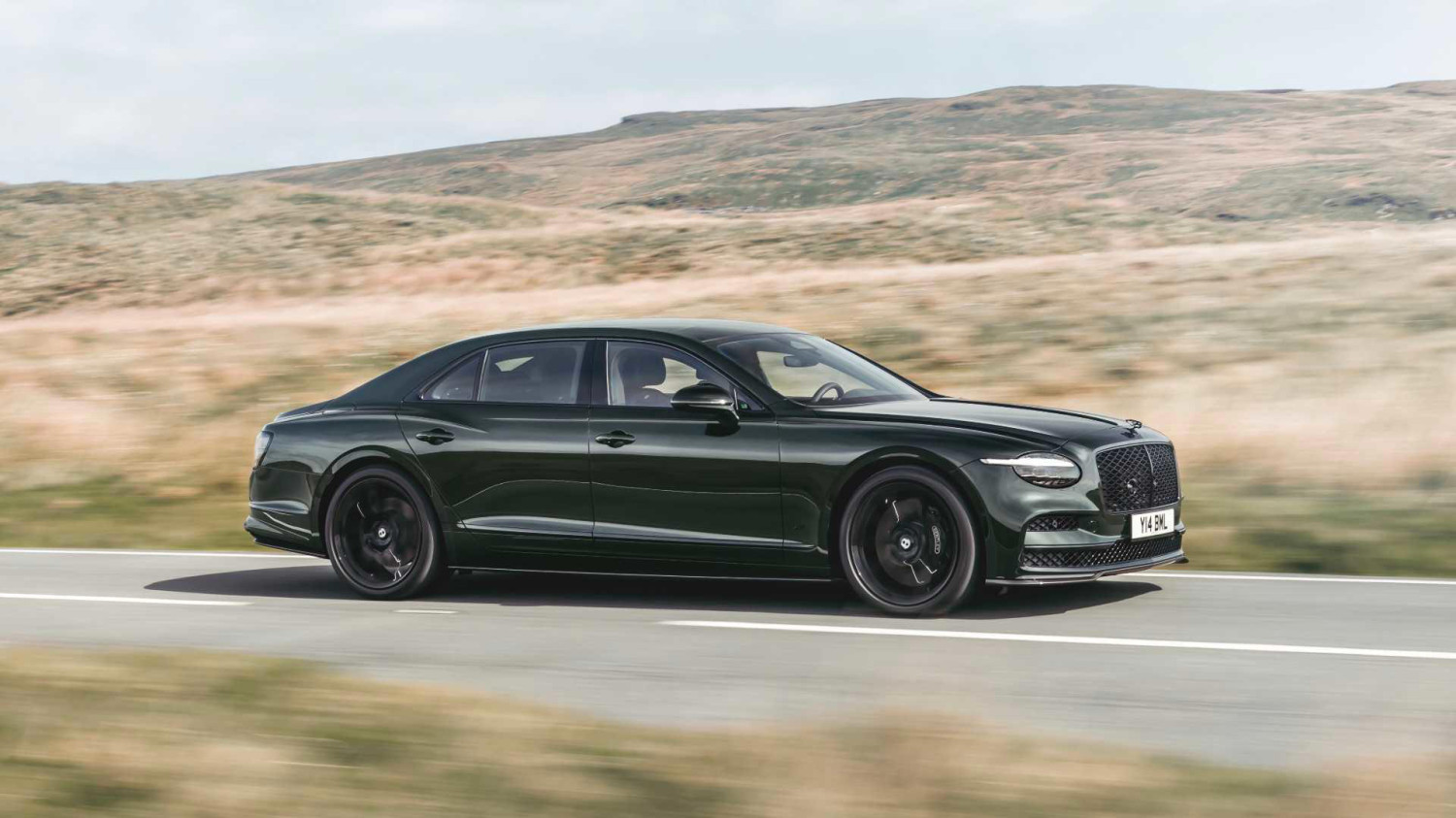 Bentley just turned its back on the Flying Spur's signature look, and we don't care