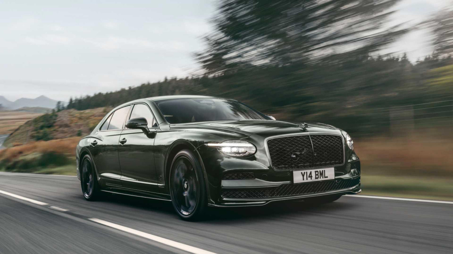 Bentley just turned its back on the Flying Spur's signature look, and we don't care