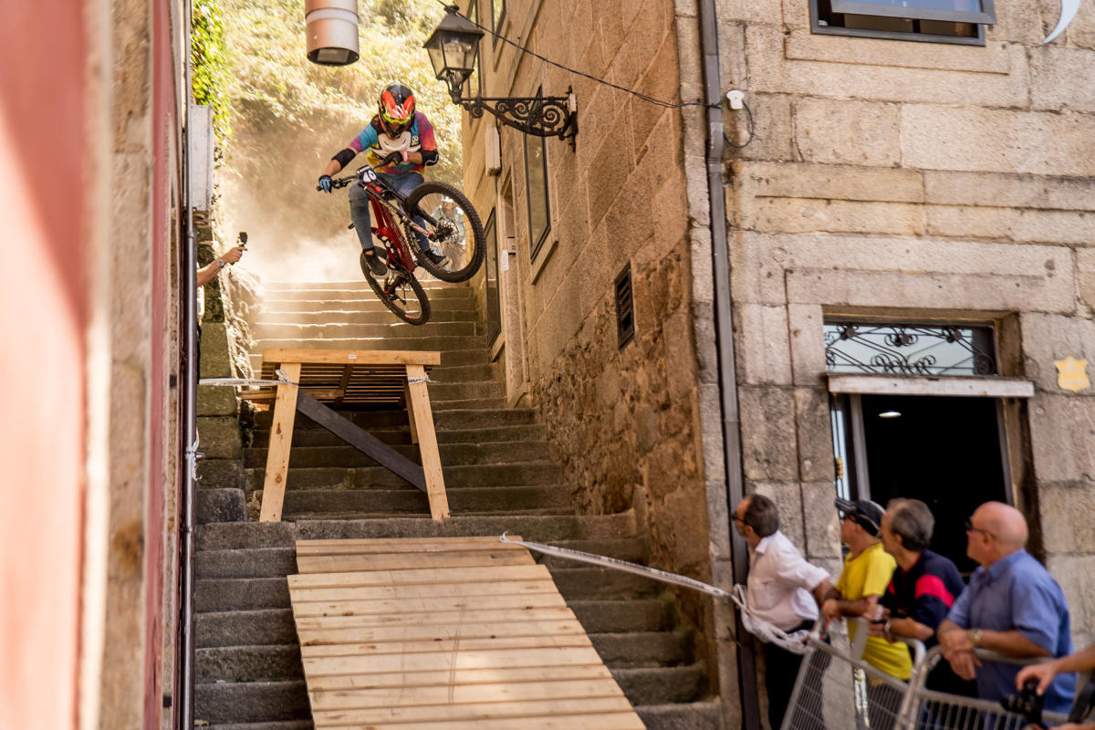 Marisquiño presenta los detalles del emblemático descenso en MTB por Vigo