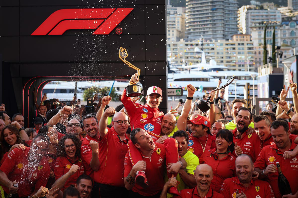 Ferrari rompe el mercado de renovaciones y se asegura a Charles Leclerc