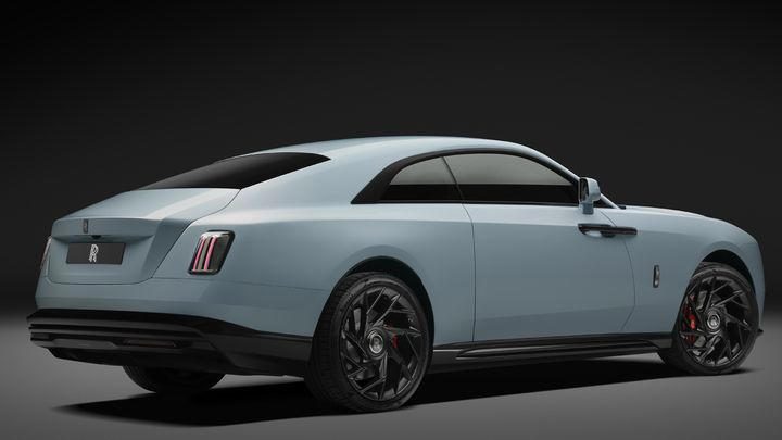El Rolls-Royce Spectre se actualiza con más potencia y autonomía tras un inesperado frenazo en la demanda