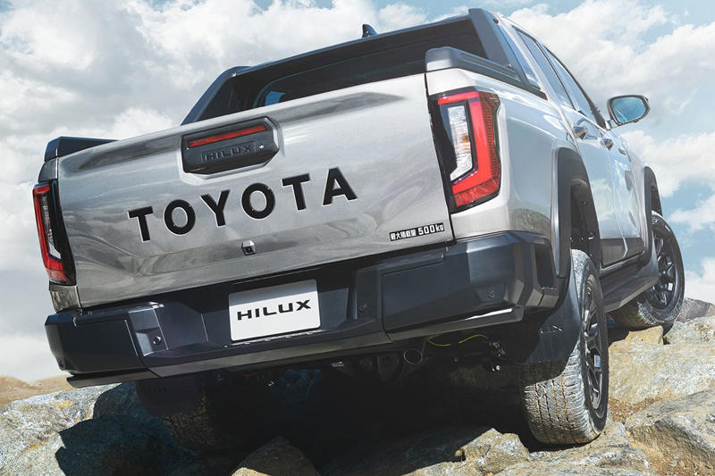 「ランクル“FJ”よりコッチがいい!」との意見も! フルモデルチェンジしたトヨタ新型「ハイラックス」ネットに寄せられる熱い声とは