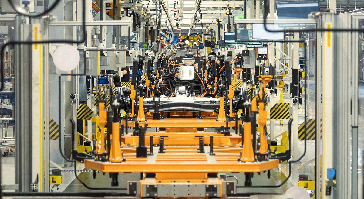 SEAT, Seat, sobre entrar en la industria de la defensa: 