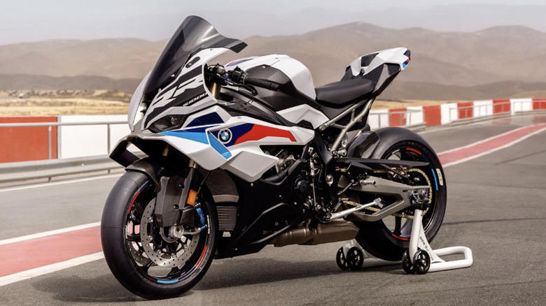 BMW S 1000 RR Vs Kawasaki ZX-10R: Which Is Faster &amp; How Do Their Specs Compare?