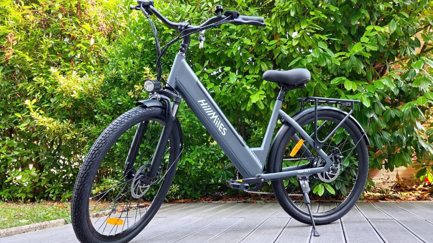 Bicicleta eléctrica urbana a menos de 380 euros: Shimano de 7 velocidades, frenos de disco y 30-40 km reales de autonomía