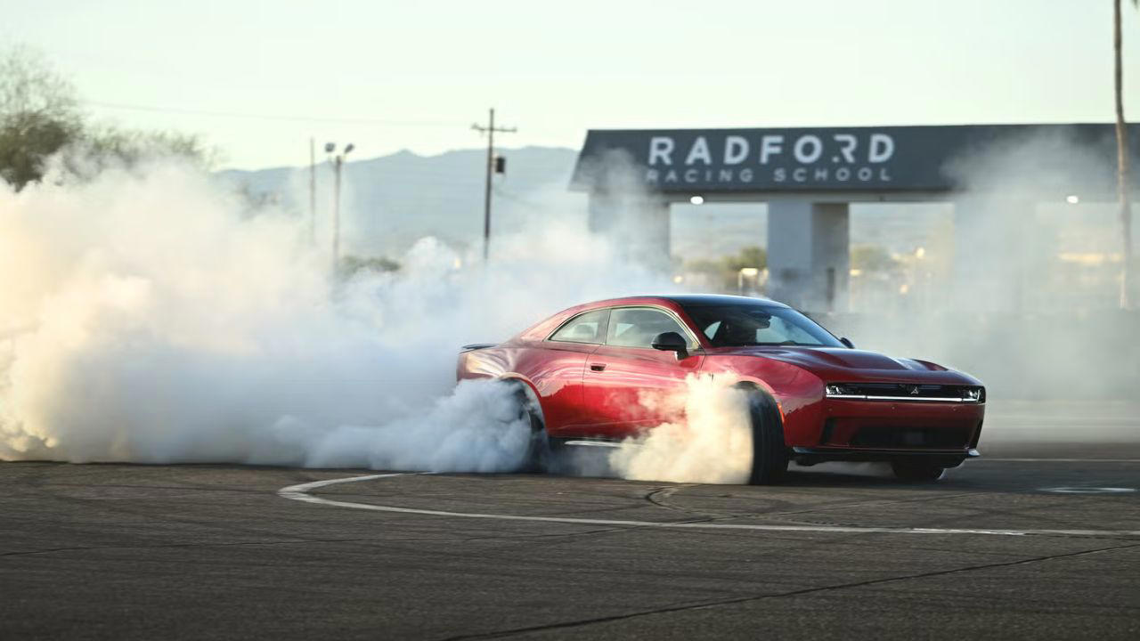 Dodge, Dodge Charger, 2027 Dodge Charger pricing favors gas-powered Sixpack as Daytona EV costs climb