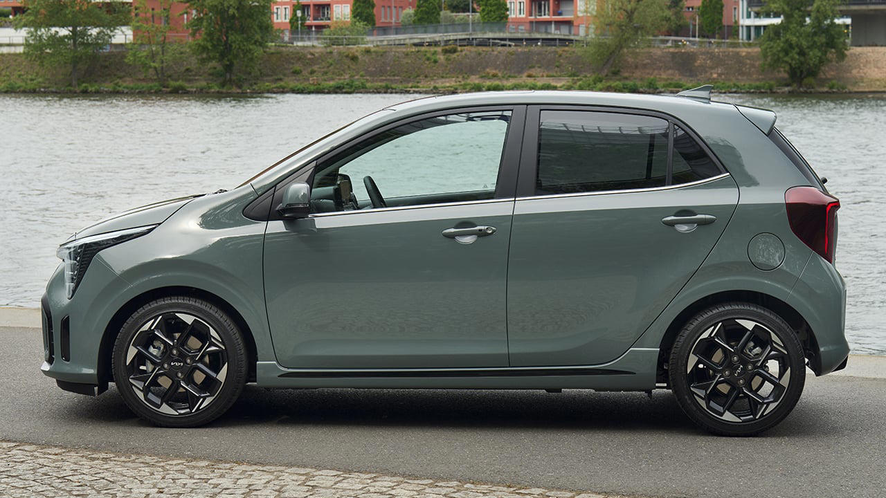 Su motor es duro como una roca, no tendrás problemas para aparcarlo y cuesta como un Dacia, este coche es perfecto para ciudad