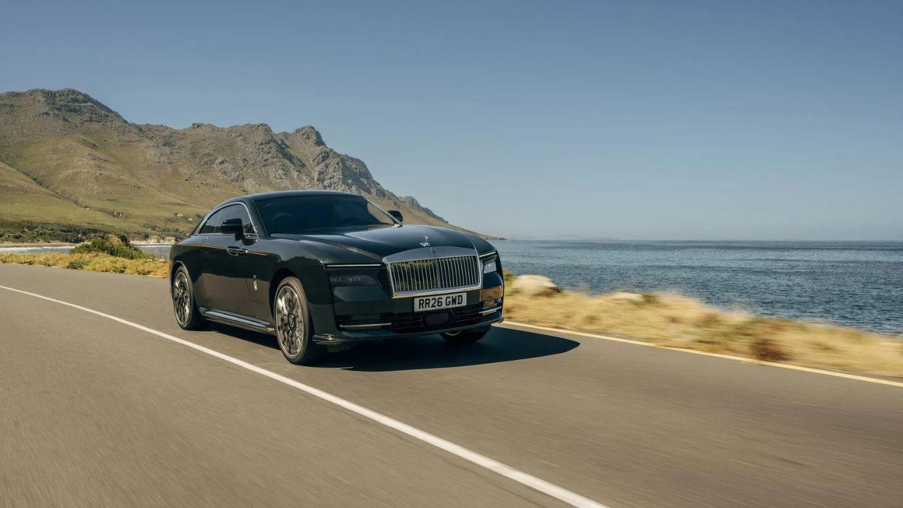 Rolls-Royce, Ferrari, New Rolls-Royce Spectre Series II takes on Ferrari Luce with extra elegance