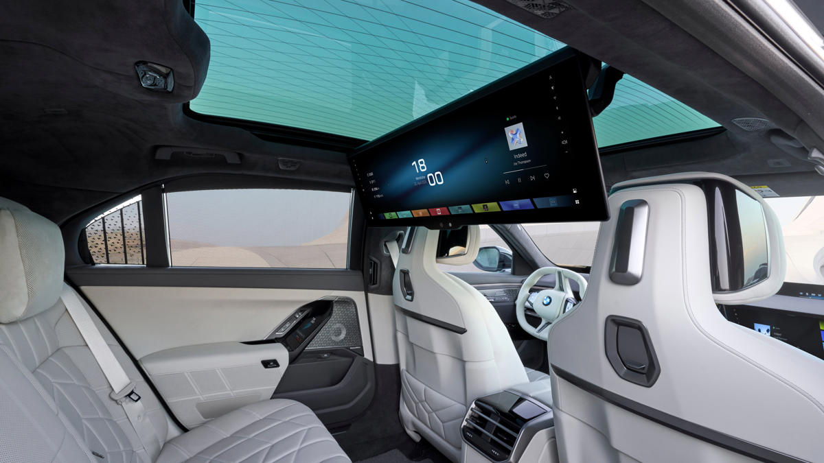 BMW, 680 caballos, pantalla de cine y conducción semiautónoma: llega el nuevo BMW Serie 7