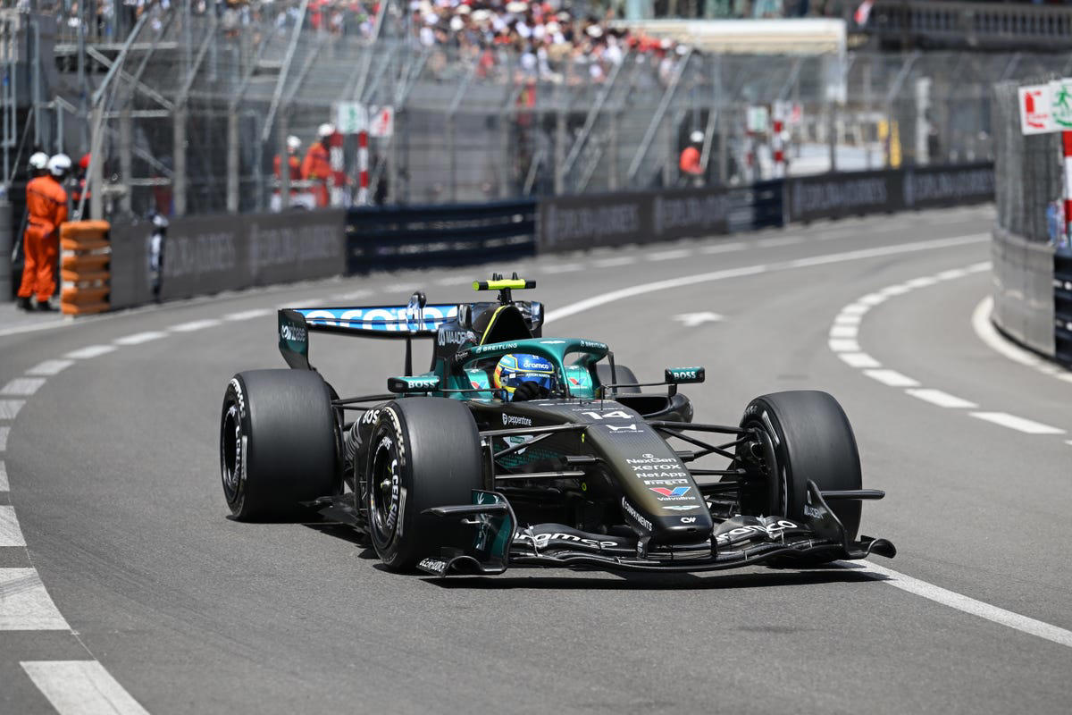 Fernando Alonso, desolado con el ritmo del Aston Martin F1 AMR26 en el GP de Mónaco: "Es crónico"