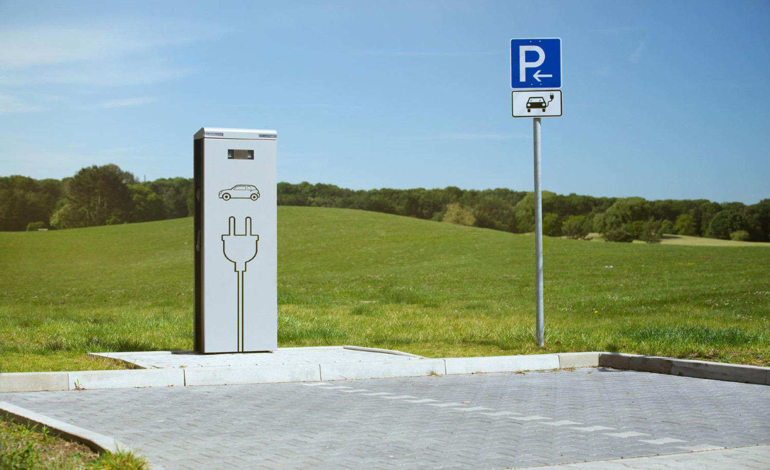 Citroën, España supera los 56.000 cargadores para coches eléctricos, pero viajar no es fácil: 6 de cada 10 están en cuatro comunidades